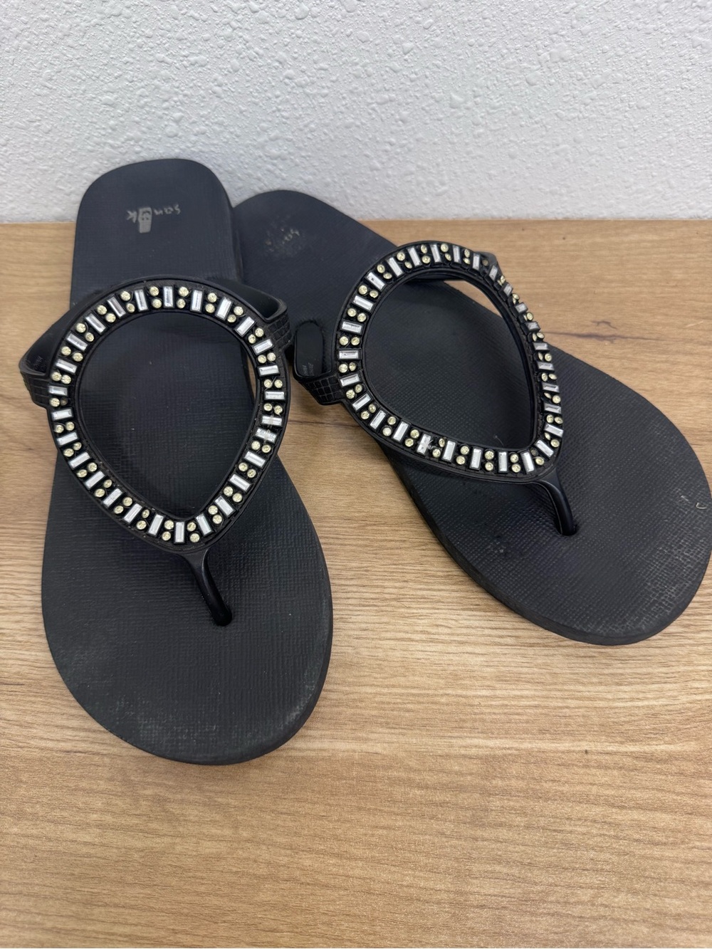 Sanuk Black Jeweled Triangle Toe-Post Sandals with Silver Accents - Picture 3 of 3